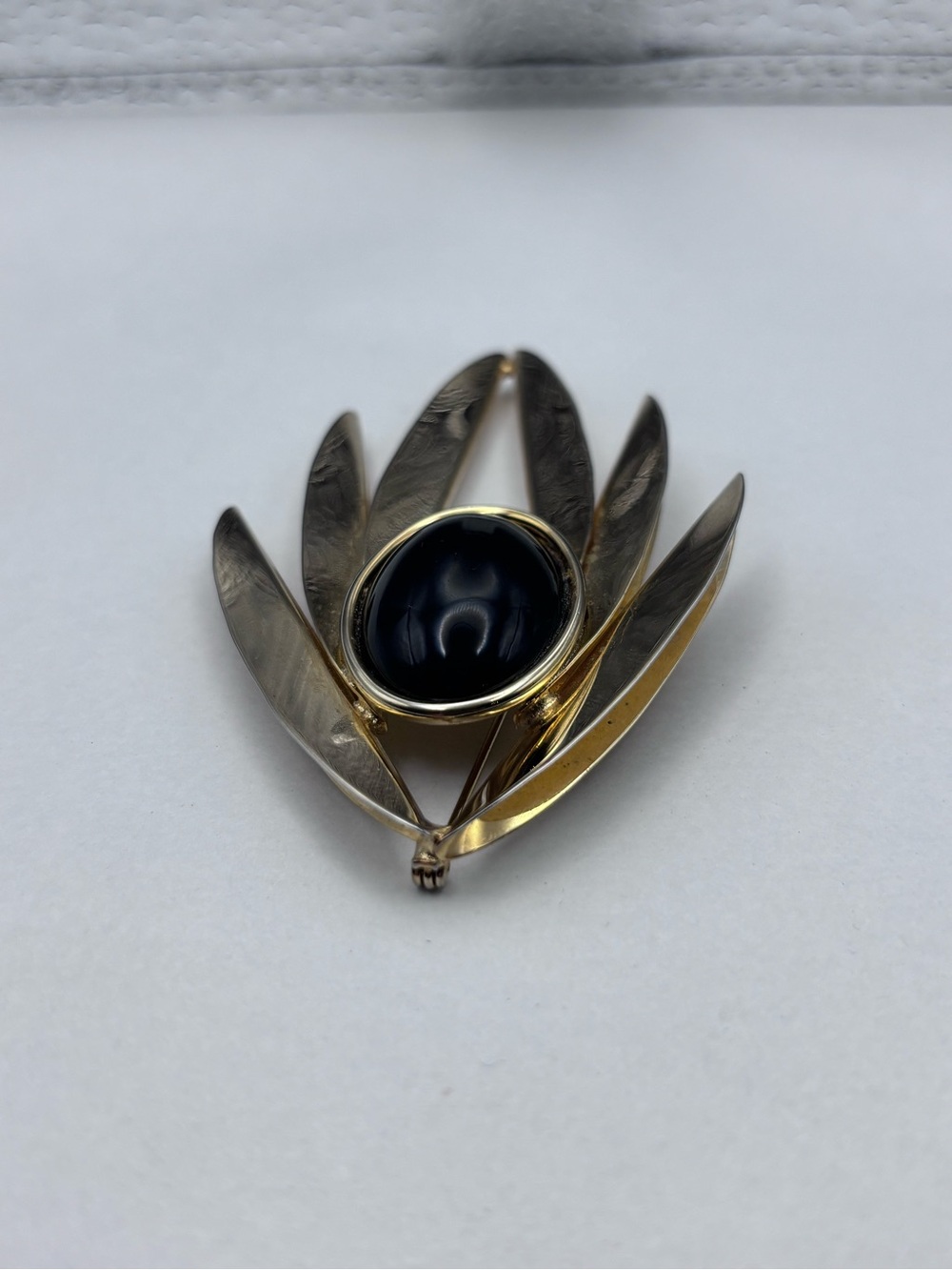 Vintage Large Gold Leaf Brooch Black Cabochon - Picture 3 of 10